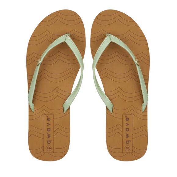 Qwave Ladies' Medallion Sandals, Sage, Size 8/9 - Picture 1 of 4
